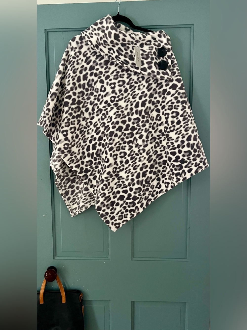 Leopard Print Poncho - White & Black